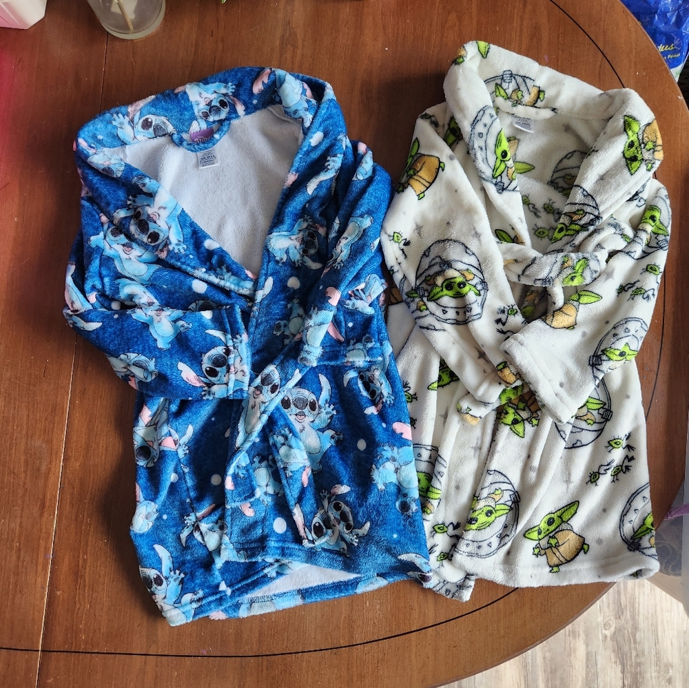 Kids Cartoon Character Pajama Set - Blue and White Stitch And Yoda Starwars Size